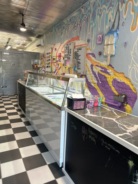 Squeeze In Scoop Shop
