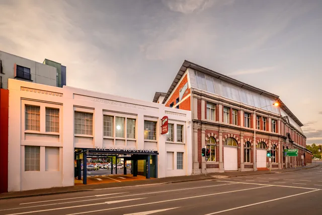 The Old Woolstore Apartment Hotel