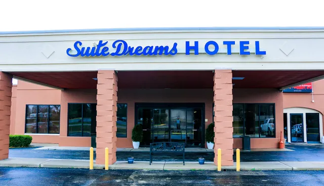 Suite Dreams Hotel