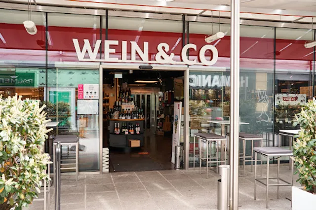 WEIN & CO Wien Hietzing – Weinbar & Shop