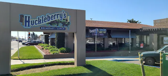 Huckleberry's Breakfast & Lunch