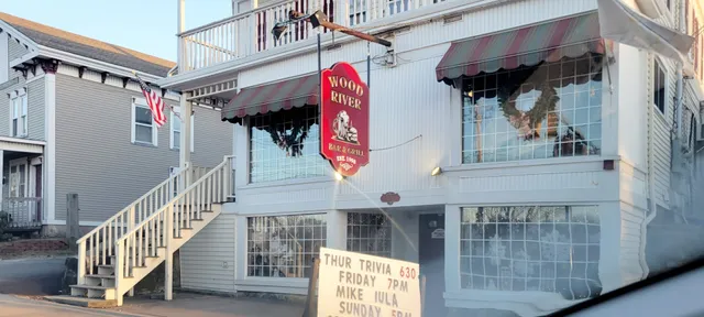 Wood River Bar & Grill