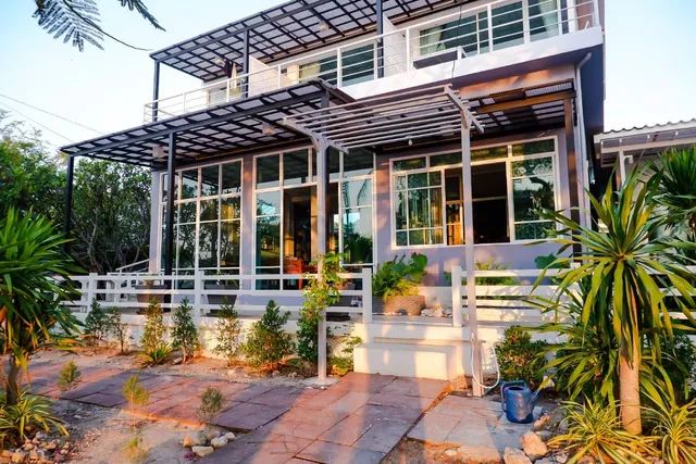 บ้านชวนชมเกาะล้าน