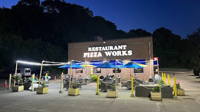 Restaurant Pizza Works