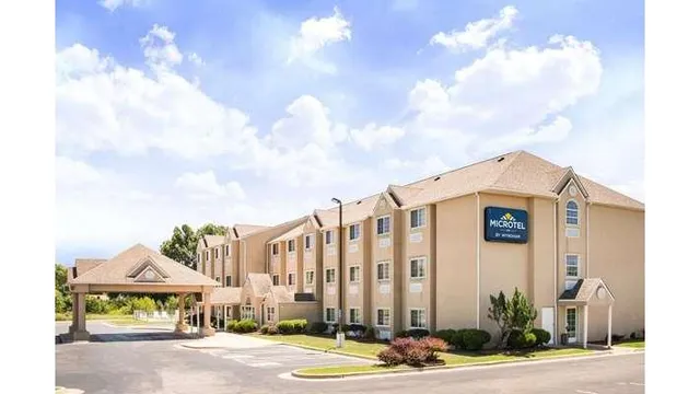 Microtel Inn & Suites by Wyndham Claremore