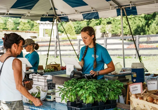 Blooms & Berries Produce Stand-Maineville