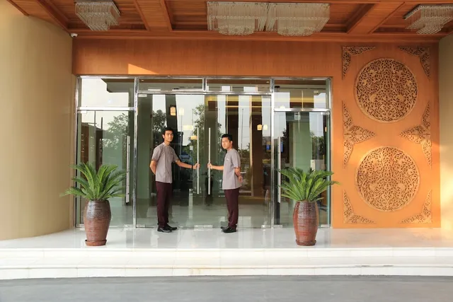 Eastern Palace Hotel