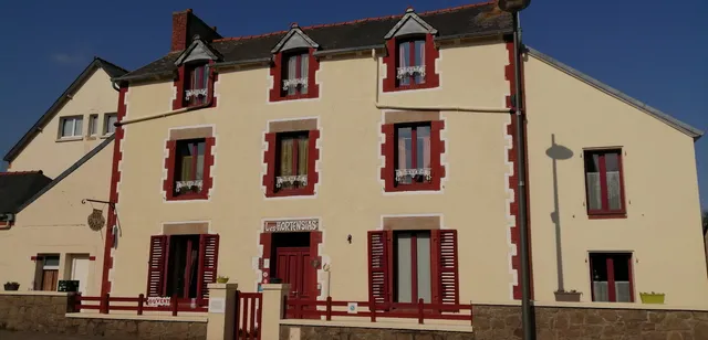 Les Hortensias de Trestel, chambres d'hôtes et gîtes