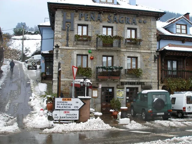 Hosteria Peña Sagra