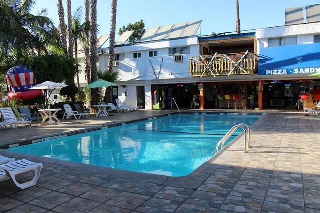 Tradewinds Airport Hotel