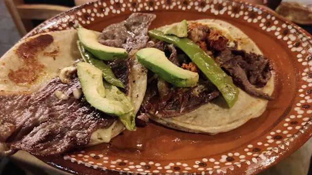 Los Carbones (Tacos al Carbón)