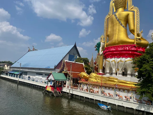 Photo spot for the Big Buddha at Paknam Temple (Phra Buddha Dhammakaya Thep Mongkol)