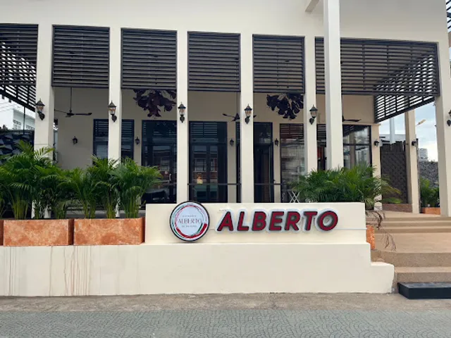 Alberto Restaurant
