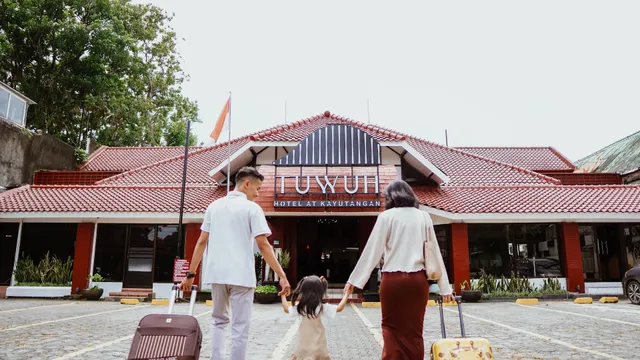 Tuwuh Hotel at Kayutangan