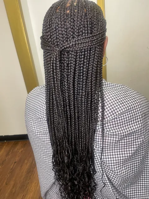 Lauviah African Hair Braiding
