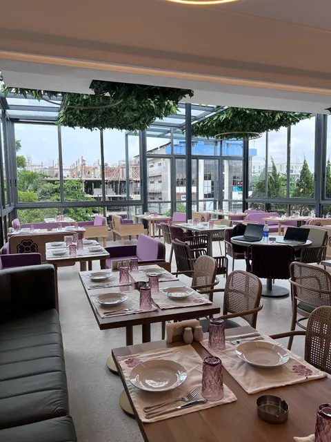 Leila min Lebnen - Lagos