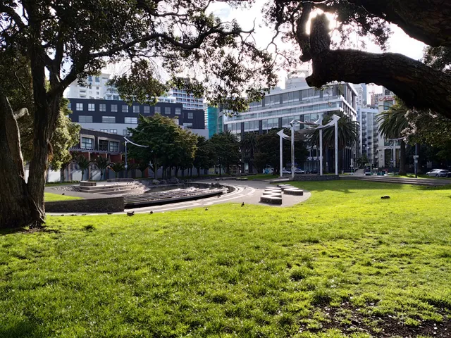 Māhuhu-ki-te-rangi Park