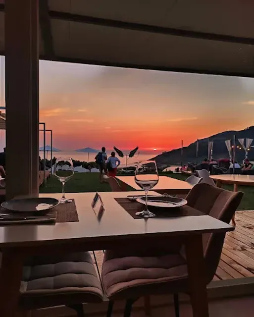 Food&Sunset Restaurant