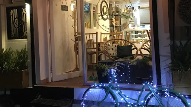 Lotte's Homebaked Goods & Cafe / roastery cafe / bakery cafe