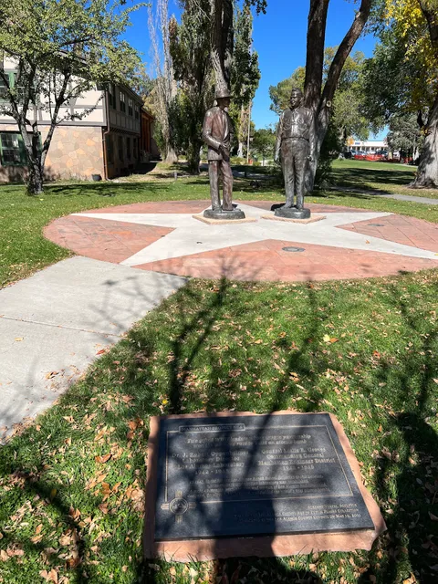 Groves and Oppenheimer Statues
