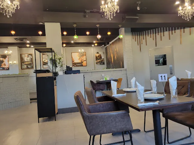 Karahi Point Brossard