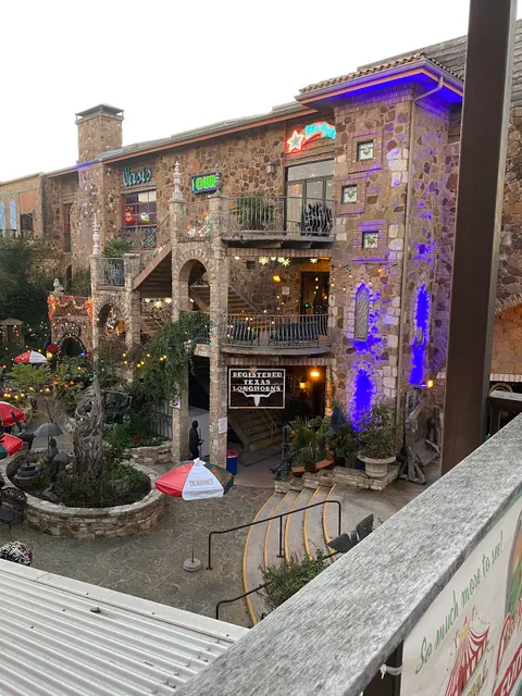 Oasis Texas – Lakeside Outdoor Mall