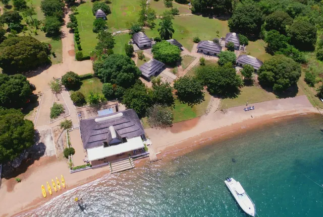 Lake Shore Lodge & Campsite