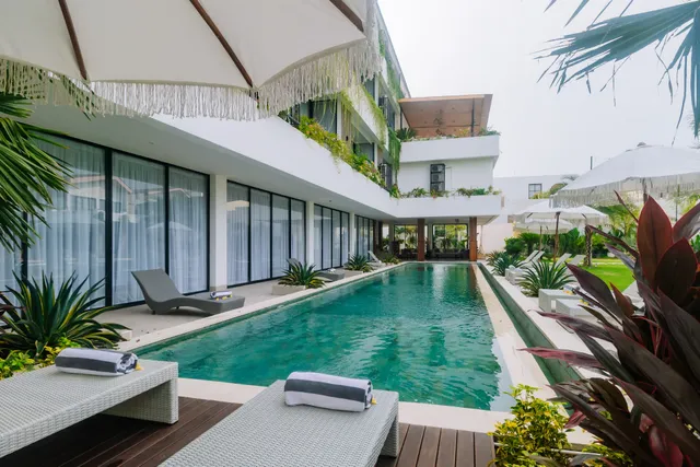 Octa Canggu Villa and Condotel