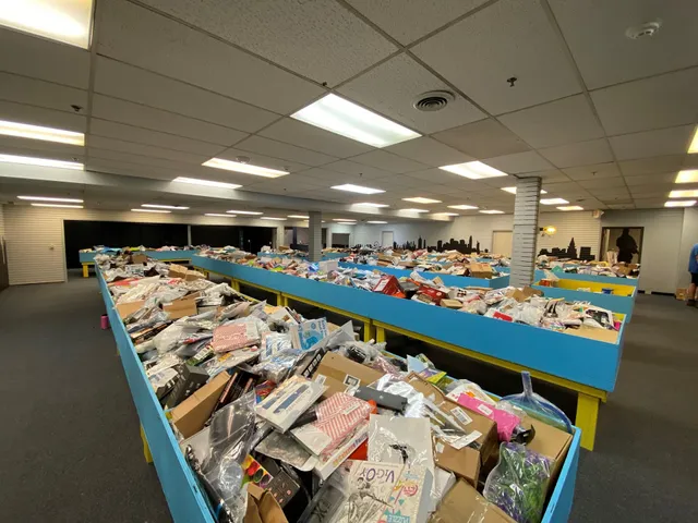 DaaBIN STORE - Waterloo, IA