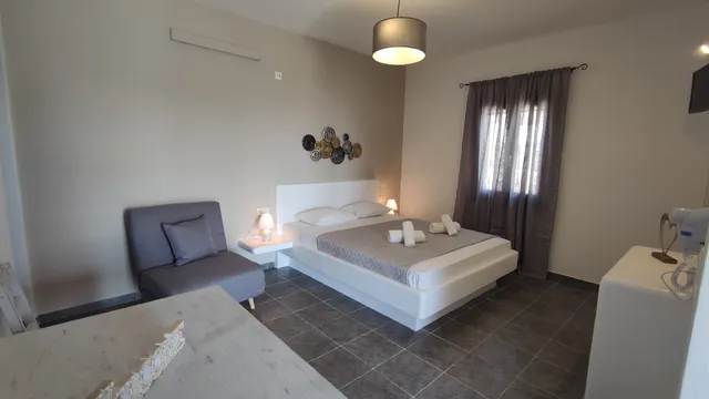 Marianthi studios Folegandros