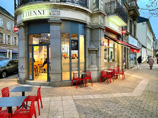 ETIENNE Coffee & Shop Corner Laval