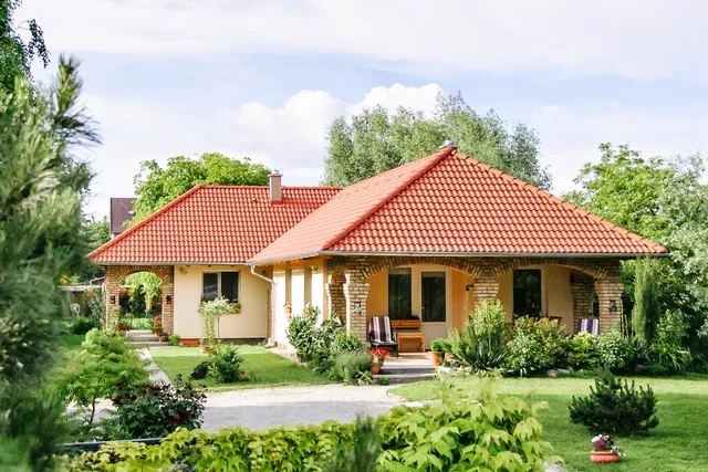 Toldi68 Apartmanház - családi apartman a Balatonnál