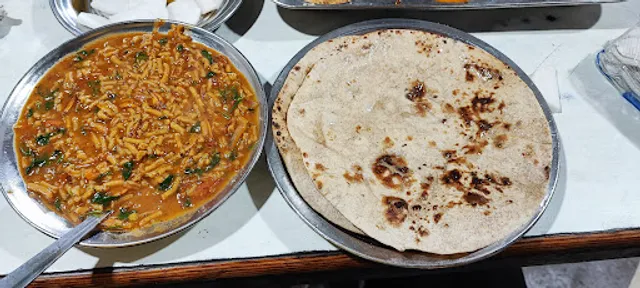 Shree Ram Pavitra Bhojanalay (Daal Fry Wale)