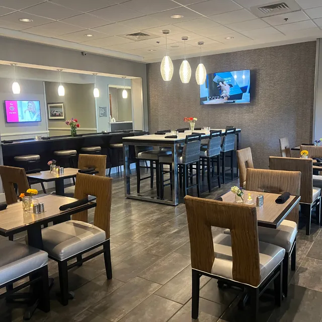 Red Wing Bar & Chill