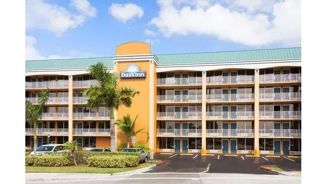 Days Inn by Wyndham Fort Lauderdale-Oakland Park Airport N