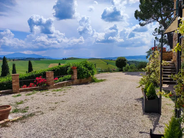 Mascagni Farmhouse in Val d'Orcia