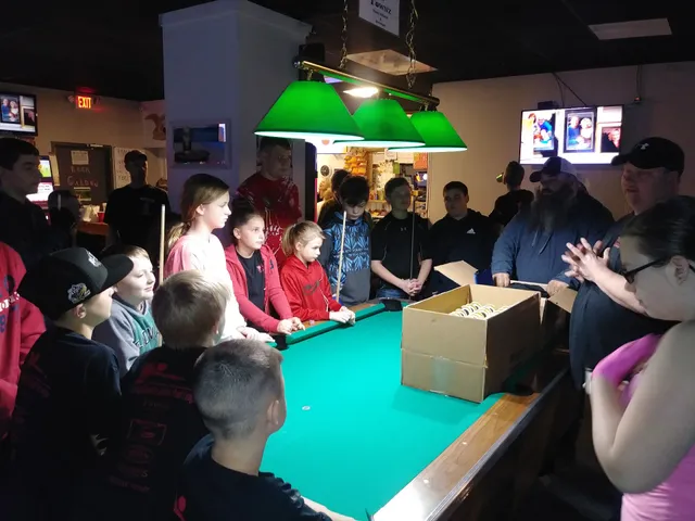 Townz Family Billiards And Beverages