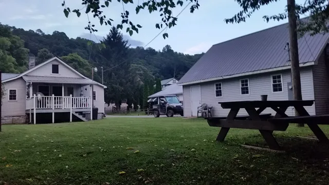 Richmond's Meadow Creek Hideaway