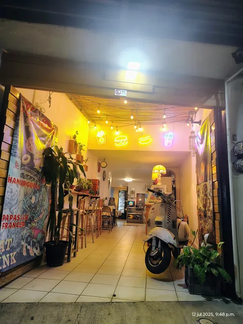 Los perrones Hotddogeria