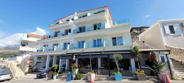 ARXONTIKO Hotel and Restaurant