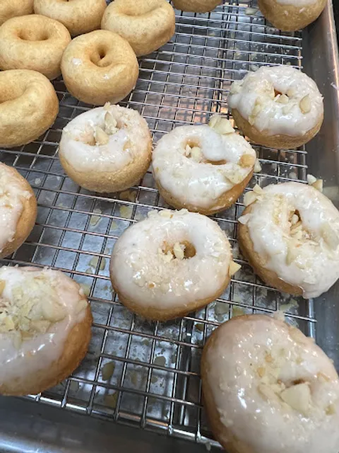 Electric Cloud Coffee Stand