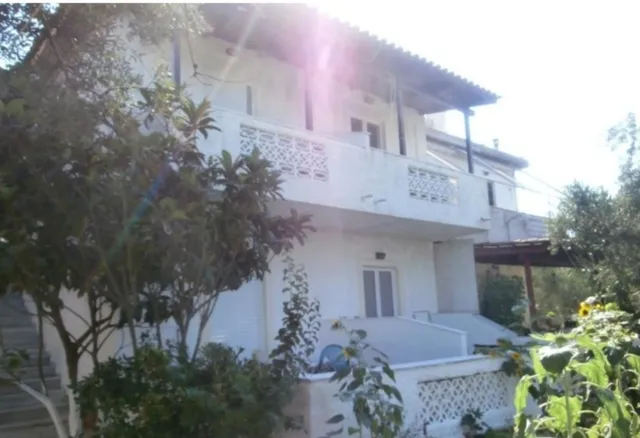 Billys amoudi Studio