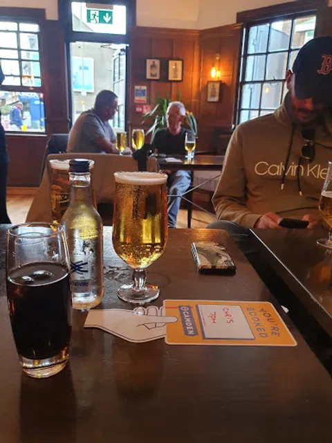 Three Horseshoes Whetstone