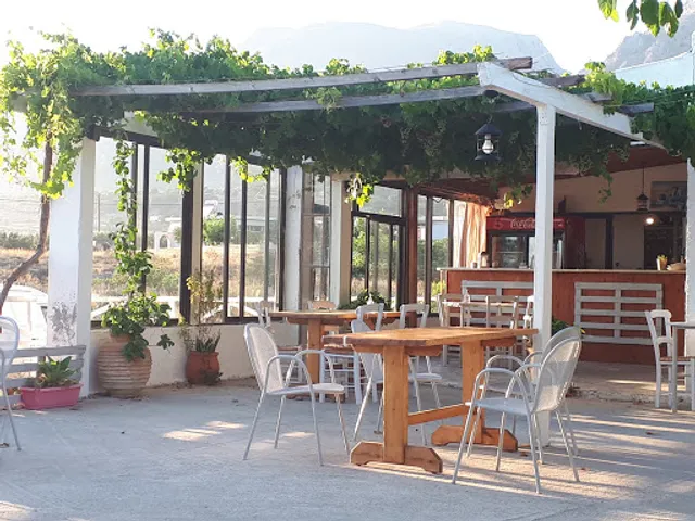 Καφέ Ταβέρνα Σταύρος