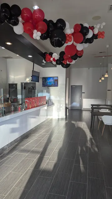 Bobalicious (inside Dilly’s Donuts)