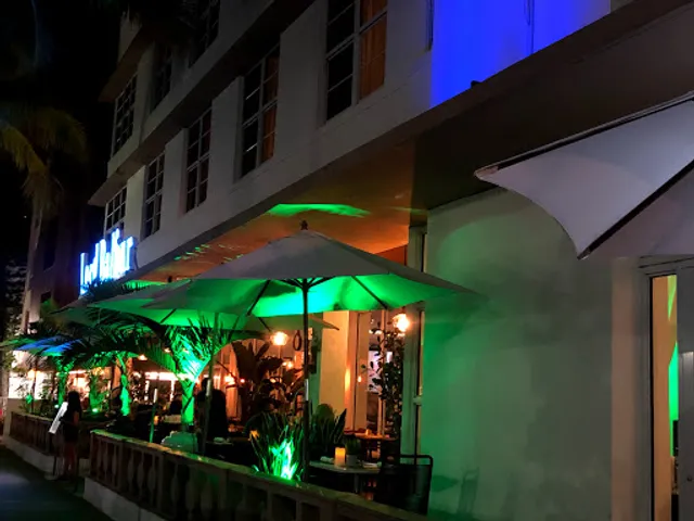 Salt Kitchen & Lounge