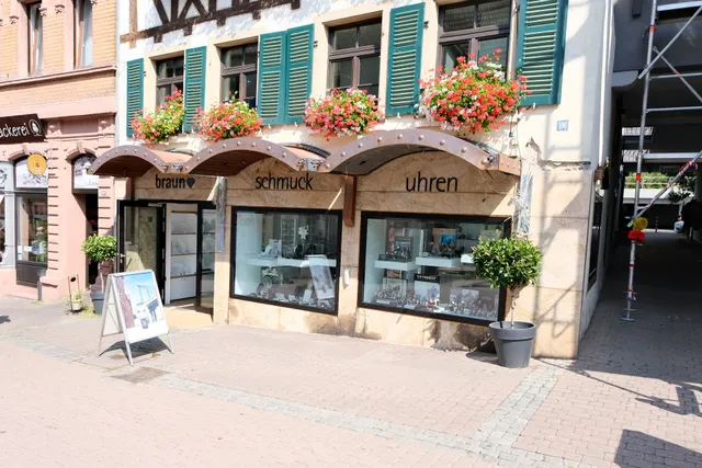 Braun Schmuck & Uhren - Time-Pieces.de