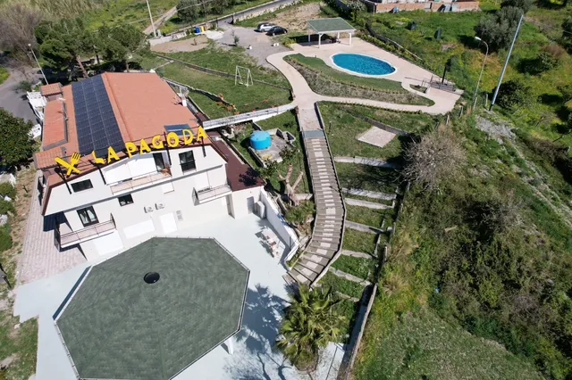 "La Pagoda" - Sleep & kite