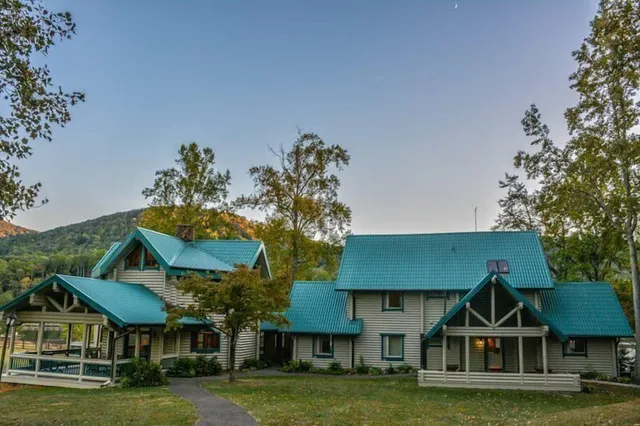 Falling Waters Lodge