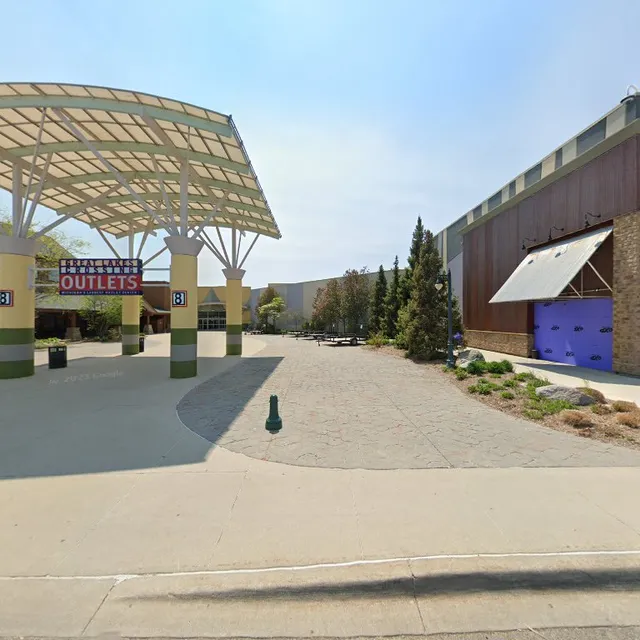 Cotton On Great Lakes Crossing (Outlet)